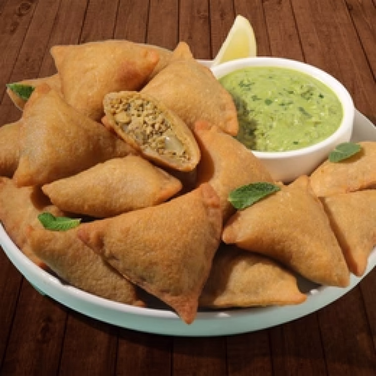 Kaiser Lahori Chicken Samosa